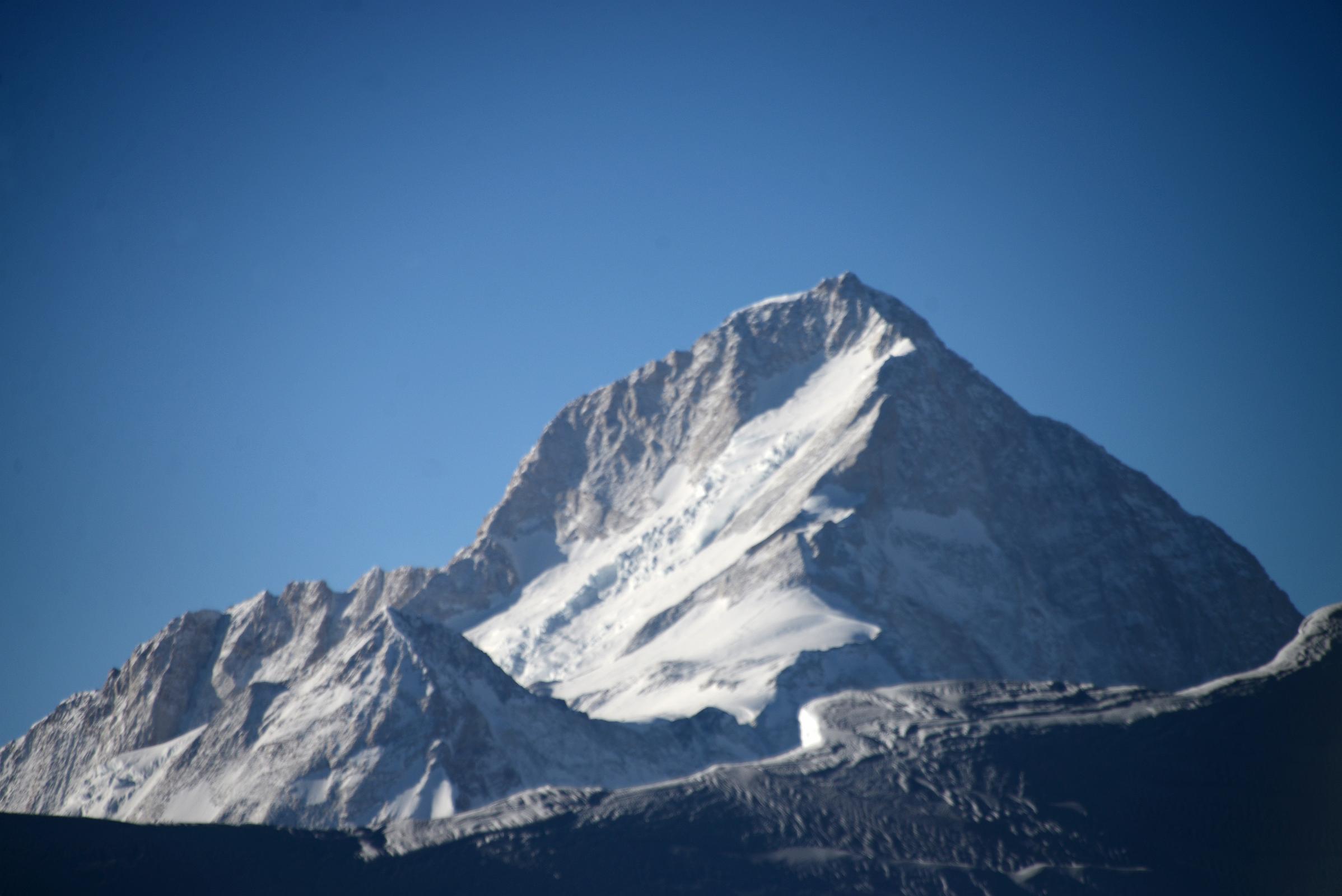 21 Makalu From The Plateau Above Lhakpa Ri Camp I On The Climb To The Summit 